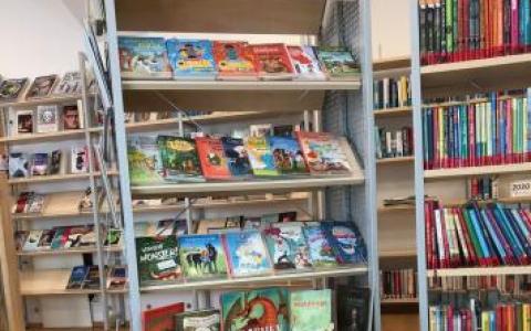 Innenansicht Bücherei Biedermannsdorf